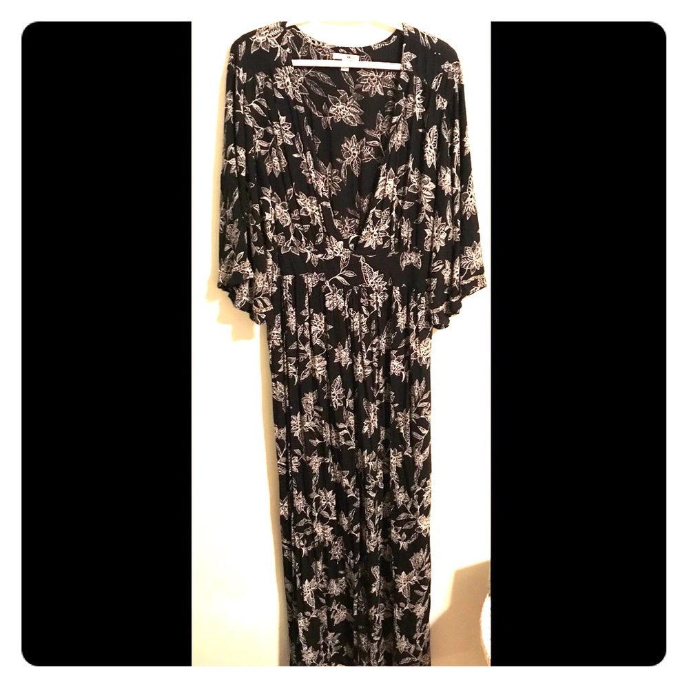 Maxi sleeved dress